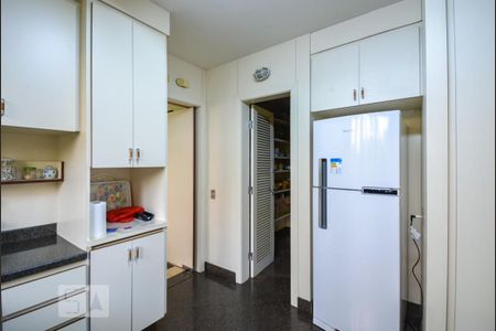 Apartamento à venda com 260m², 4 quartos e 4 vagas Apartamento à venda com 260m², 4 quartos e 4 vagasCozinha