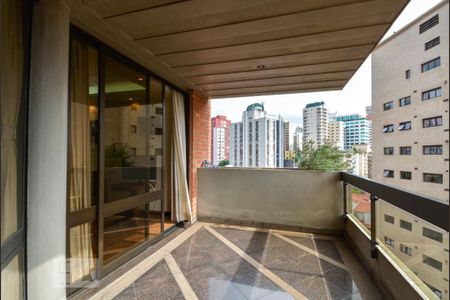 Apartamento à venda com 260m², 4 quartos e 4 vagas Apartamento à venda com 260m², 4 quartos e 4 vagasVaranda