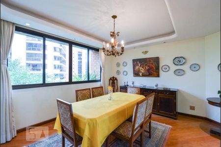 Apartamento à venda com 260m², 4 quartos e 4 vagas Apartamento à venda com 260m², 4 quartos e 4 vagasSala