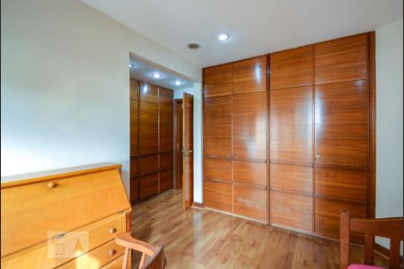 Apartamento à venda com 260m², 4 quartos e 4 vagas Apartamento à venda com 260m², 4 quartos e 4 vagasQuarto