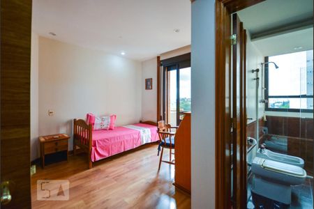 Apartamento à venda com 260m², 4 quartos e 4 vagas Apartamento à venda com 260m², 4 quartos e 4 vagasQuarto