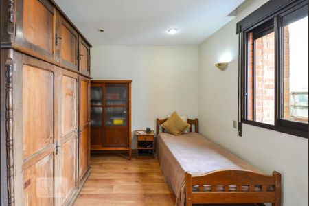 Apartamento à venda com 260m², 4 quartos e 4 vagas Apartamento à venda com 260m², 4 quartos e 4 vagasQuarto