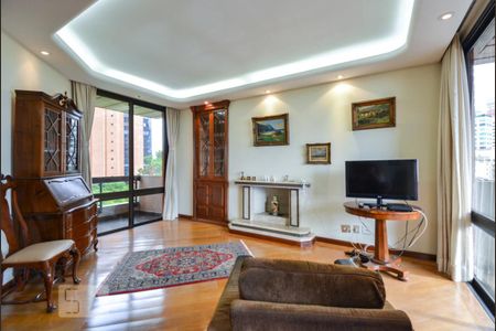 Apartamento à venda com 260m², 4 quartos e 4 vagas Apartamento à venda com 260m², 4 quartos e 4 vagasSala