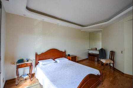 Apartamento à venda com 260m², 4 quartos e 4 vagas Apartamento à venda com 260m², 4 quartos e 4 vagasQuarto