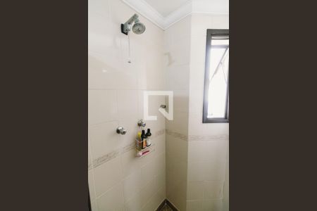 Apartamento à venda com 250m², 3 quartos e 4 vagas Apartamento à venda com 250m², 3 quartos e 4 vagasBanheiro da Suíte 2 Chuveiro