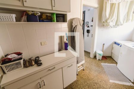 Apartamento à venda com 250m², 3 quartos e 4 vagas Apartamento à venda com 250m², 3 quartos e 4 vagasLavanderia