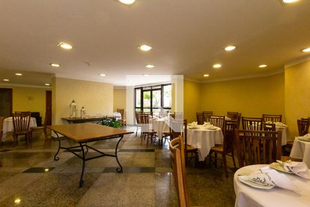 Apartamento à venda com 250m², 3 quartos e 4 vagas Apartamento à venda com 250m², 3 quartos e 4 vagasSalão de Festa