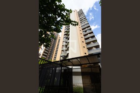 Apartamento à venda com 250m², 3 quartos e 4 vagas Apartamento à venda com 250m², 3 quartos e 4 vagasFachada