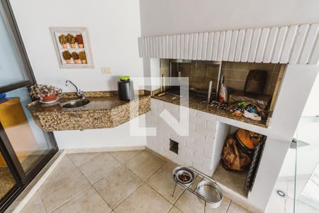 Apartamento à venda com 250m², 3 quartos e 4 vagas Apartamento à venda com 250m², 3 quartos e 4 vagasVaranda Gourmet