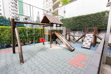 Apartamento à venda com 250m², 3 quartos e 4 vagas Apartamento à venda com 250m², 3 quartos e 4 vagasPlayground