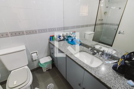 Apartamento à venda com 250m², 3 quartos e 4 vagas Apartamento à venda com 250m², 3 quartos e 4 vagasBanheiro da Suíte 3