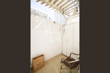 Casa à venda com 100m², 3 quartos e sem vagaarea de serviço