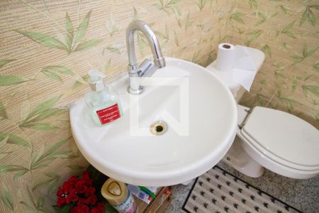 Casa à venda com 100m², 3 quartos e sem vagalavabo