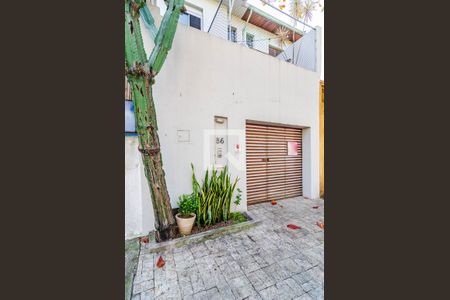 Casa à venda com 170m², 2 quartos e 1 vagaFachada
