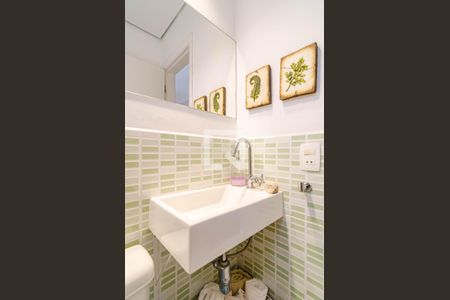 Casa à venda com 170m², 2 quartos e 1 vagaLavabo