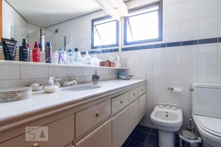 Apartamento à venda com 187m², 4 quartos e 3 vagasBanheiro 4