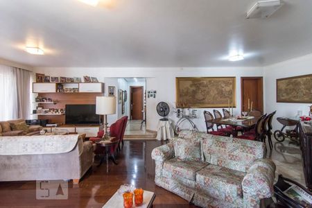 Apartamento à venda com 187m², 4 quartos e 3 vagasSala