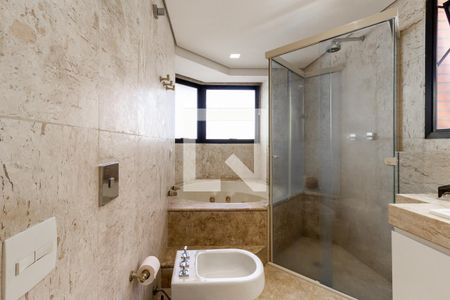 Apartamento à venda com 256m², 4 quartos e 4 vagasBanheiro Suite 3