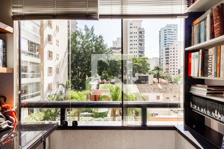 Apartamento à venda com 256m², 4 quartos e 4 vagasVaranda Suite 2