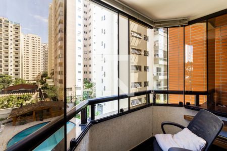 Apartamento à venda com 256m², 4 quartos e 4 vagasVaranda Suite 3