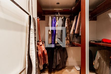 Apartamento à venda com 256m², 4 quartos e 4 vagasCloset Suite 3