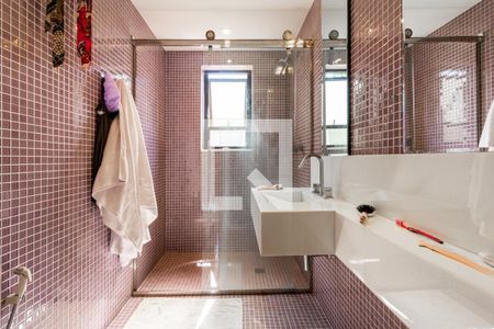 Apartamento à venda com 256m², 4 quartos e 4 vagasBanheiro Suite 1