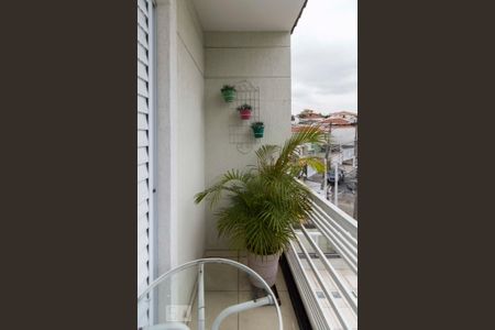 Casa à venda com 116m², 3 quartos e 2 vagas Casa à venda com 116m², 3 quartos e 2 vagasVaranda