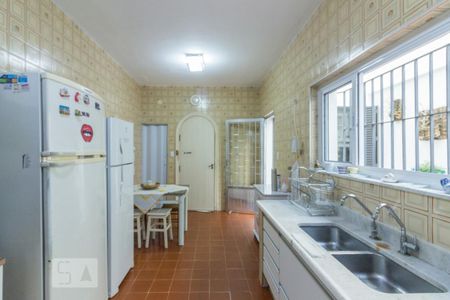 Casa à venda com 300m², 3 quartos e 3 vagas Casa à venda com 300m², 3 quartos e 3 vagasCozinha