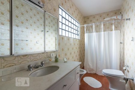 Banheiro de casa à venda com 3 quartos, 300m² em Higienópolis, São Paulo
