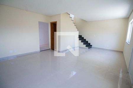 Sala de casa à venda com 3 quartos, 84m² em Vila Primavera, São Paulo