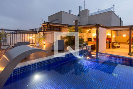 Apartamento à venda com 294m², 4 quartos e 4 vagas Apartamento à venda com 294m², 4 quartos e 4 vagasPiscina