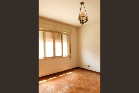 Casa à venda com 685m², 3 quartos e 4 vagasQuarto