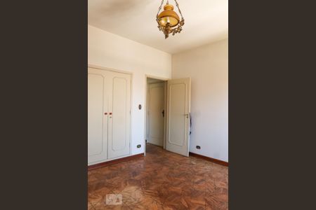 Casa à venda com 685m², 3 quartos e 4 vagasQuarto