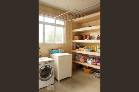 Casa à venda com 685m², 3 quartos e 4 vagasLavanderia