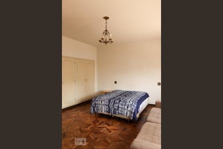 Casa à venda com 685m², 3 quartos e 4 vagasQuarto