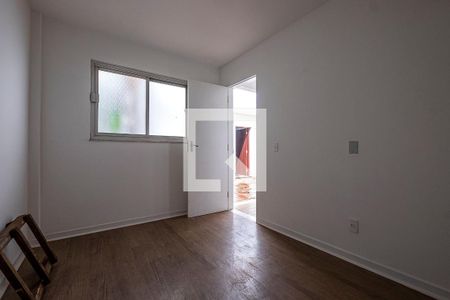 Casa para alugar com 377m², 4 quartos e 5 vagasEdícula - Quarto 2