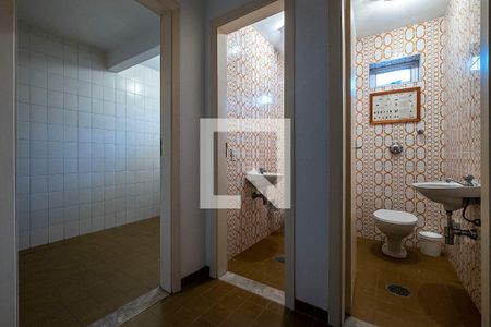 Casa para alugar com 377m², 4 quartos e 5 vagasGaragem - Banheiro