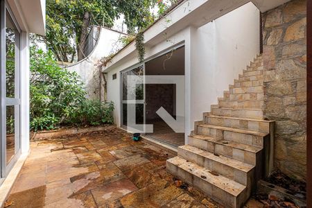 Casa para alugar com 377m², 4 quartos e 5 vagasEdícula