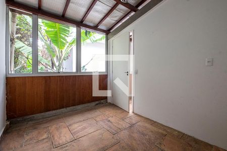 Casa para alugar com 377m², 4 quartos e 5 vagasEdícula - Salão 2