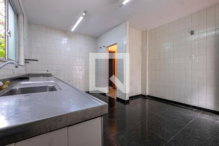 Casa para alugar com 377m², 4 quartos e 5 vagasCozinha