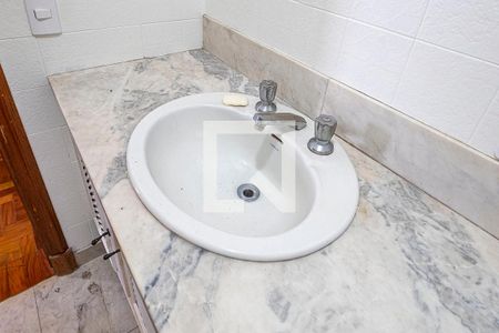 Casa para alugar com 377m², 4 quartos e 5 vagasBanheiro Social