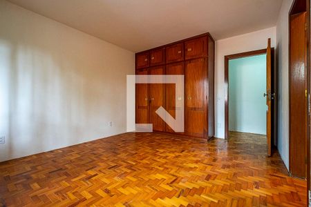 Casa para alugar com 377m², 4 quartos e 5 vagasSuíte 2