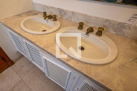 Casa para alugar com 377m², 4 quartos e 5 vagasSuíte 2 - Banheiro