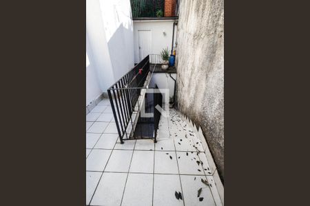 Casa à venda com 700m², 4 quartos e sem vaga Casa à venda com 700m², 4 quartos e sem vagaEscada