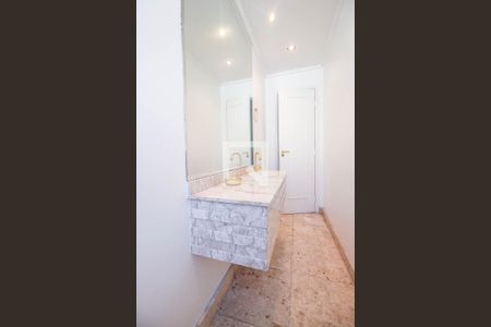 Casa à venda com 700m², 4 quartos e sem vaga Casa à venda com 700m², 4 quartos e sem vagaLavabo