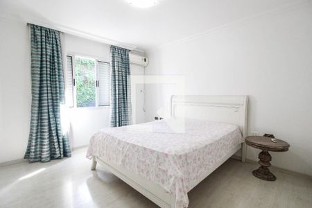 Casa à venda com 700m², 4 quartos e sem vaga Casa à venda com 700m², 4 quartos e sem vagaQuarto 2