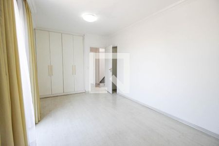 Casa à venda com 700m², 4 quartos e sem vaga Casa à venda com 700m², 4 quartos e sem vagaQuarto 1