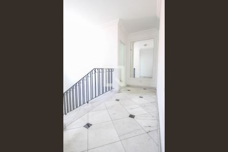 Casa à venda com 700m², 4 quartos e sem vaga Casa à venda com 700m², 4 quartos e sem vagaCorredor