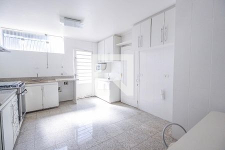 Casa à venda com 700m², 4 quartos e sem vaga Casa à venda com 700m², 4 quartos e sem vagaCozinha