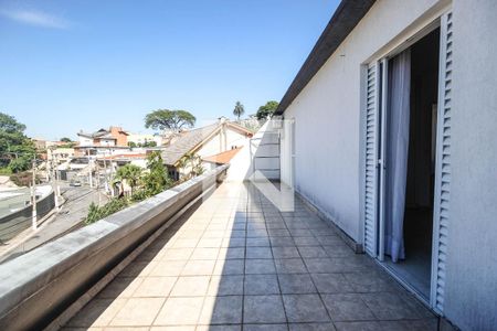 Casa à venda com 700m², 4 quartos e sem vaga Casa à venda com 700m², 4 quartos e sem vagaVaranda